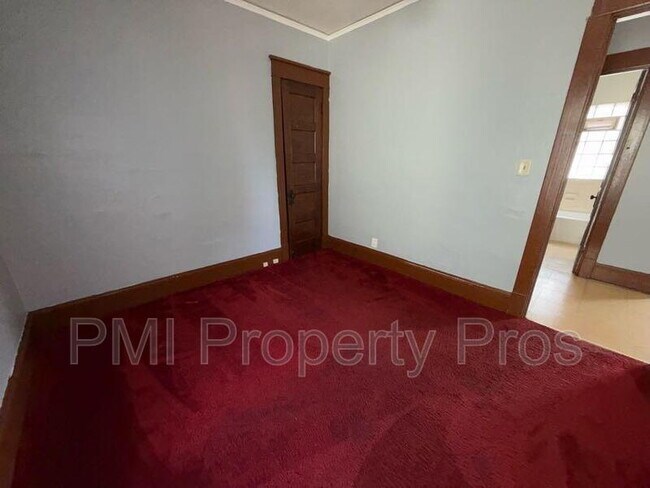 Building Photo - 2222 W Finn Pl