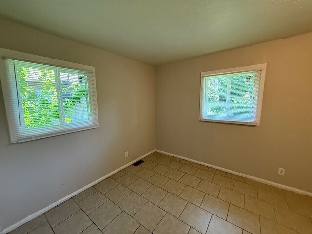 Building Photo - 3156 Eagledale Dr