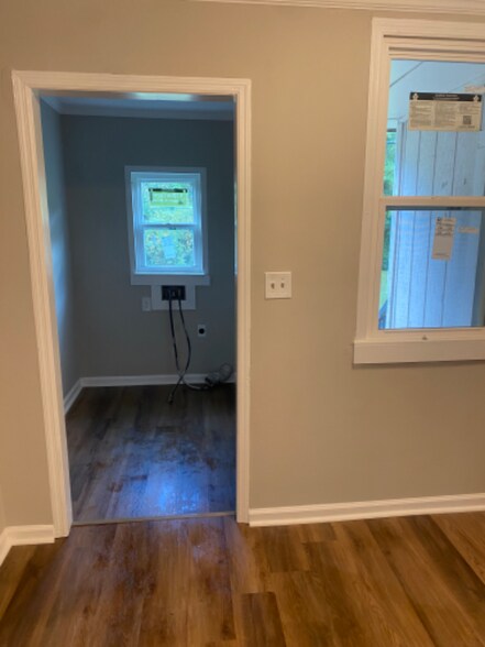 Building Photo - 3950 S Dixie Rd