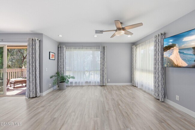 Building Photo - 254 Sequoia Ct