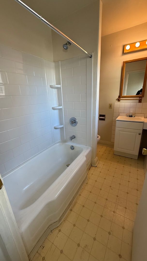 Building Photo - Market Flats