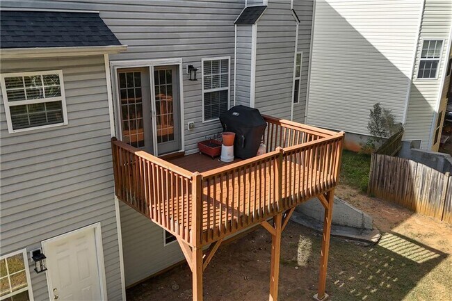 Building Photo - 3751 Roxfield Dr NE