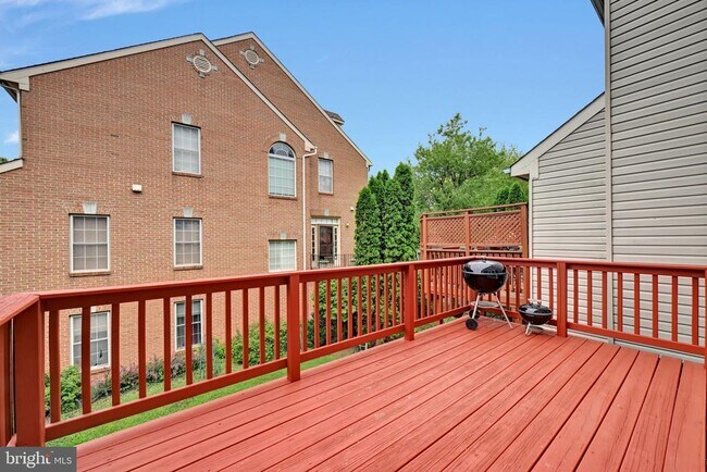 Building Photo - 14203 Plum Run Way