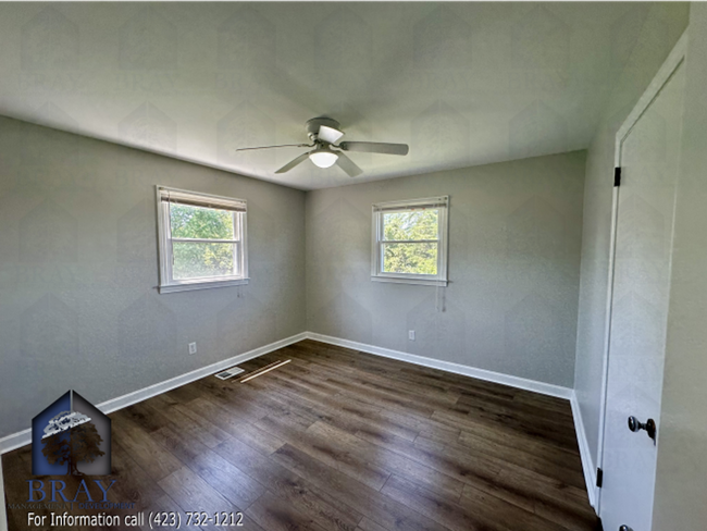 Building Photo - One level living with scenic views