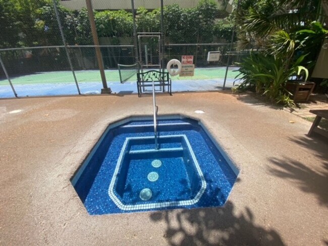 Building Photo - (INCLUDING UTILITIES, A/C & INTERNET) Studio Unit with 1 parking available Waikiki Marina!!