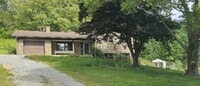 Building Photo - Cumberland Gap / Harrogate 37724 - Horse Friendly, 4 bedroom, 2 bath home with stable - Contact B...