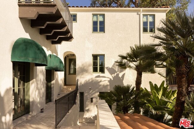 Building Photo - 1427 Kings Rd