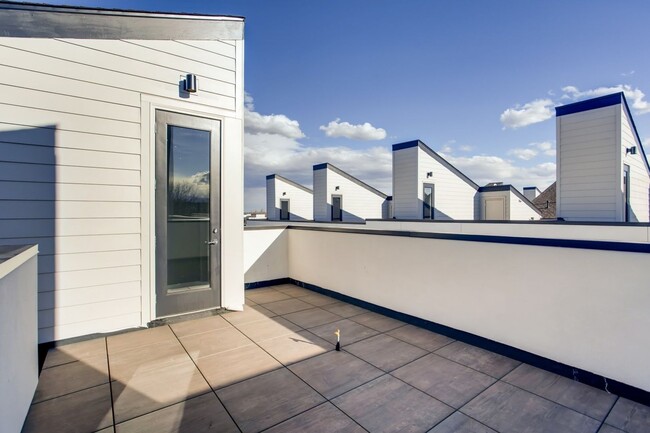 Building Photo - New Construction 3 Bedroom Townhomes with ...
