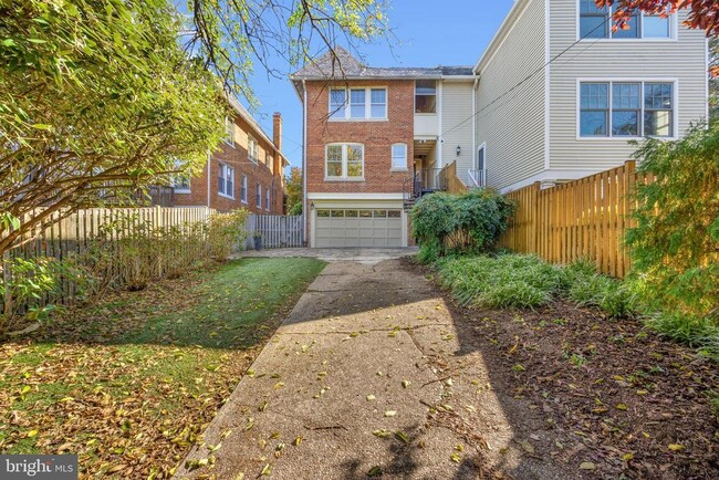Building Photo - 2814 Bellevue Terrace NW