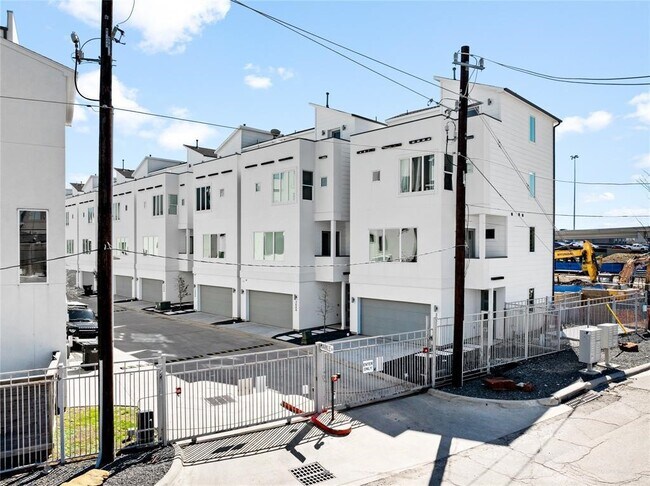 Building Photo - 1817 Elite Dr