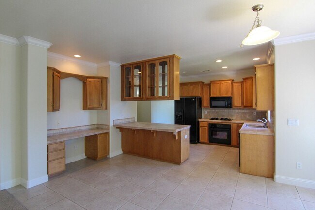 Building Photo - 4 Bedroom Mary Lake Home on Cul-De-Sac