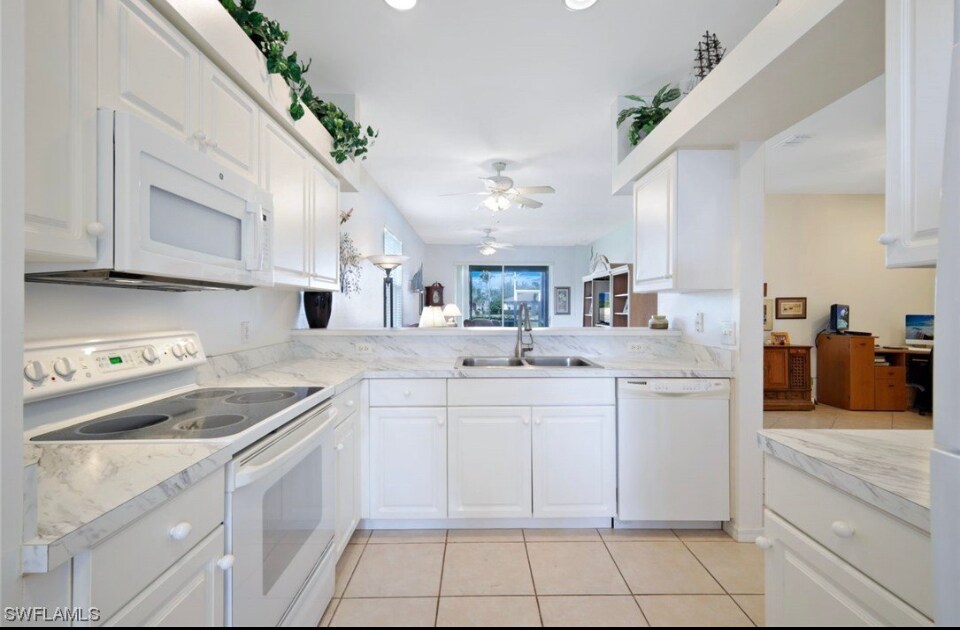 Building Photo - 14271 Hilton Head Dr