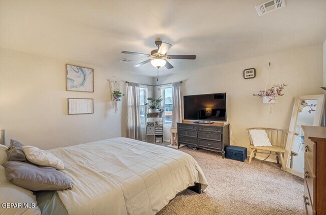Building Photo - 12581 Blue Heron Dr