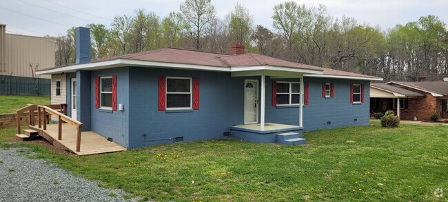 Building Photo - 1101 Alston Bridge Rd