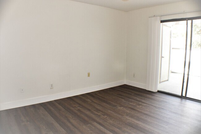 Building Photo - 6808 N Half Moon Dr