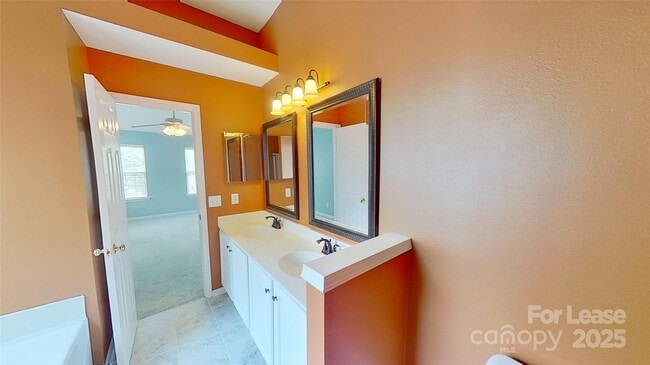 Building Photo - 9550 Scotland Hall Ct