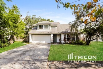 Building Photo - 528 Emberwood Dr