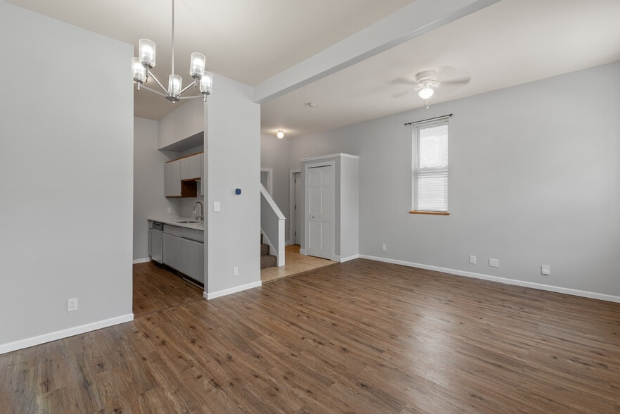 Building Photo - 1740 N Arlington Pl