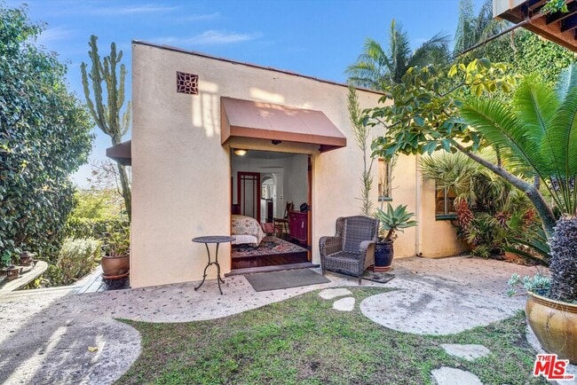 Building Photo - 212 3rd Ave