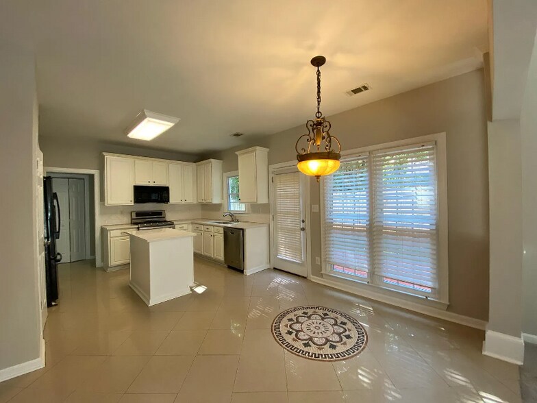 Building Photo - 3567 Montwood Ct