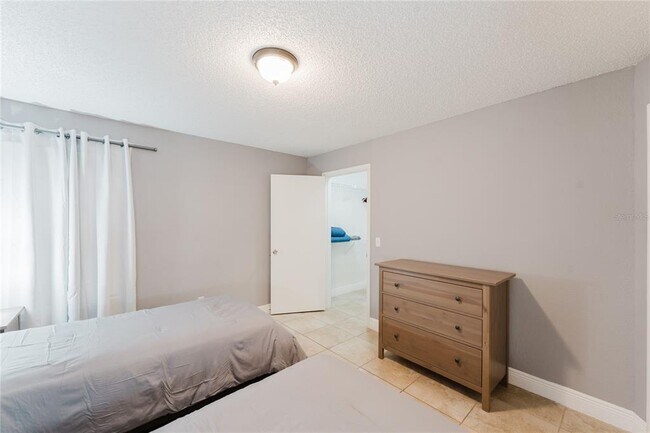 Building Photo - 5120 Conroy Rd