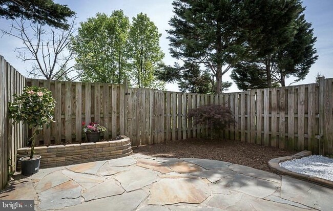 Building Photo - 1091 Smartts Ln NE