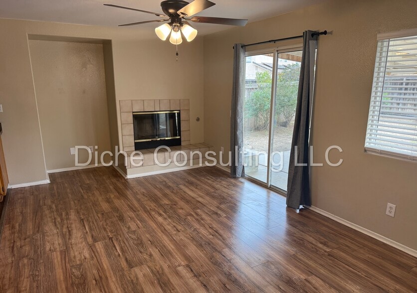 Building Photo - 4825 Country Grove Way