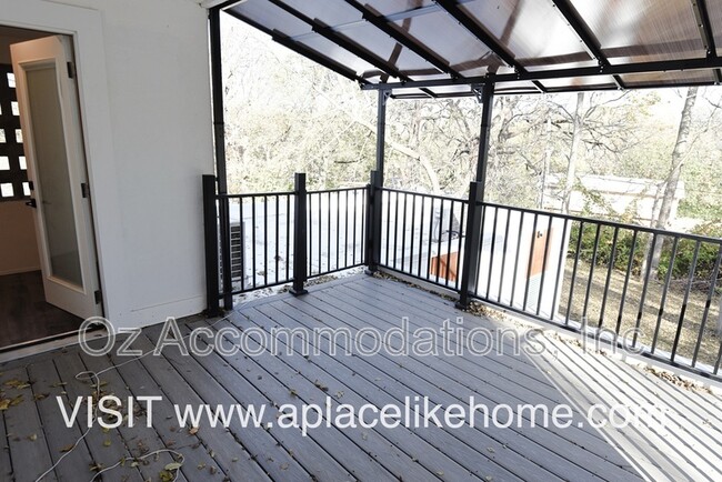 Building Photo - 4011 S Minnie St