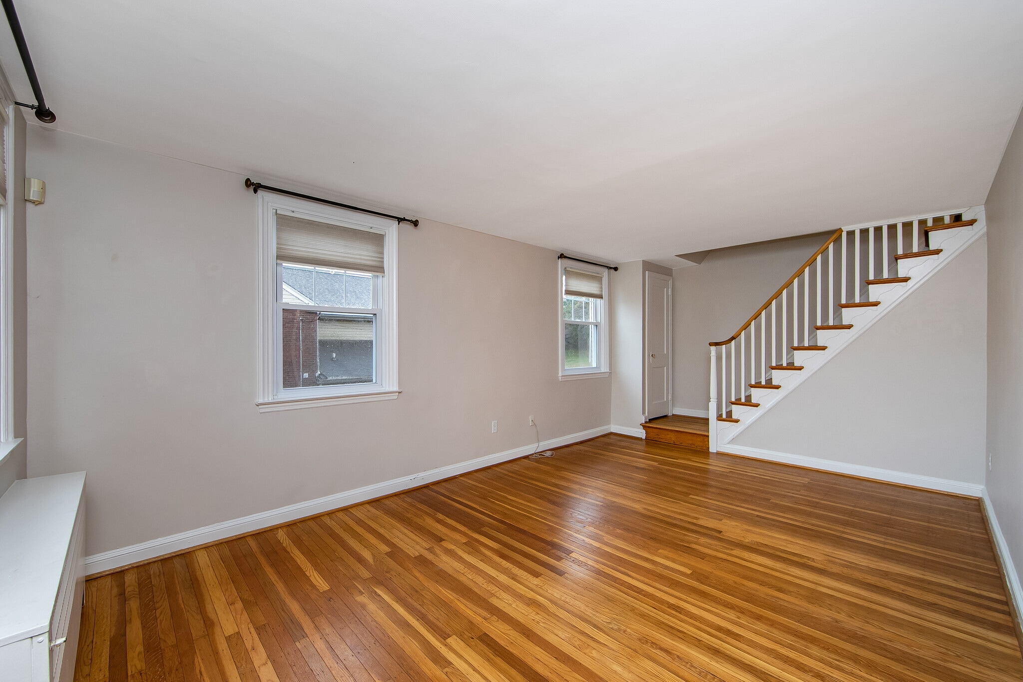 Building Photo - 204 Greenbriar Ln