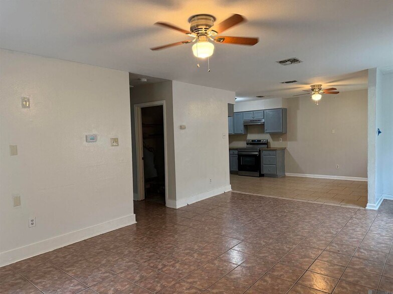 Building Photo - 2723 Tifton St