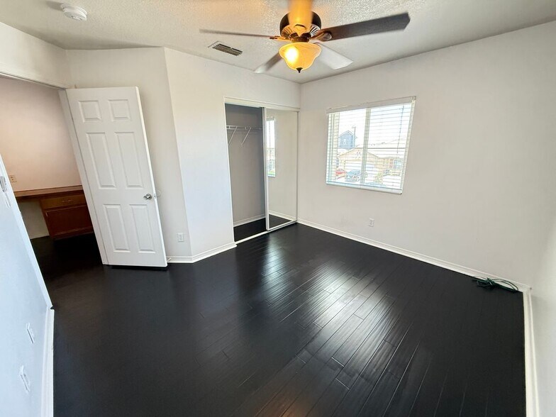 Building Photo - 9093 Seal Beach Dr