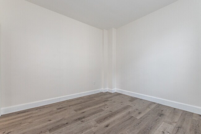 Building Photo - 29 Palmer St