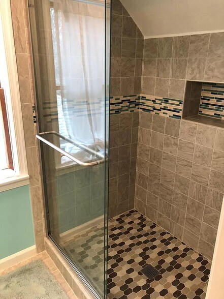 Master Bath - 4020 7th St S