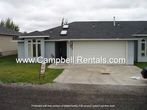 Building Photo - PA5816