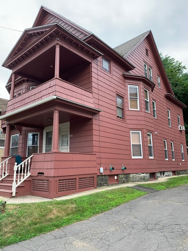 Primary Photo - 174 Meadow St