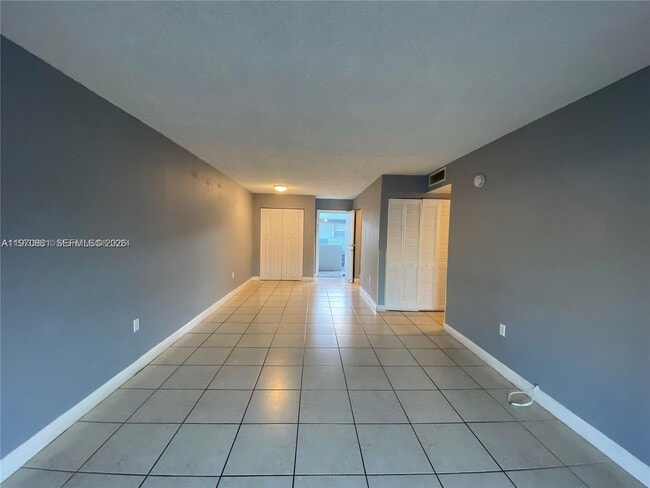 Building Photo - 1735 W 60th St