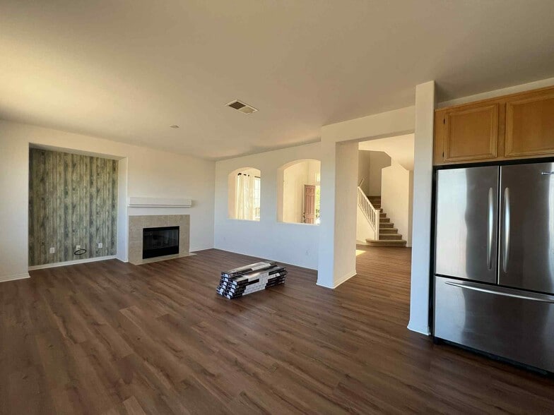 Building Photo - 721 Helmsdale Rd