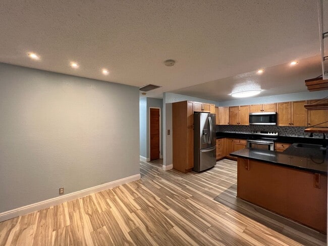 Building Photo - 348ADA