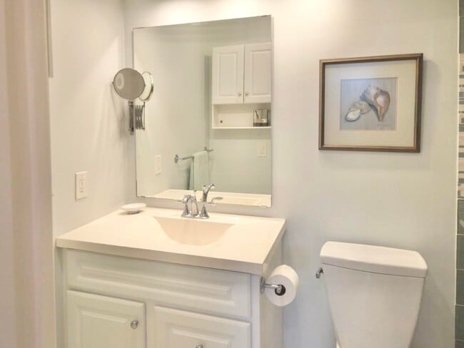 Building Photo - 110 Shore Ct