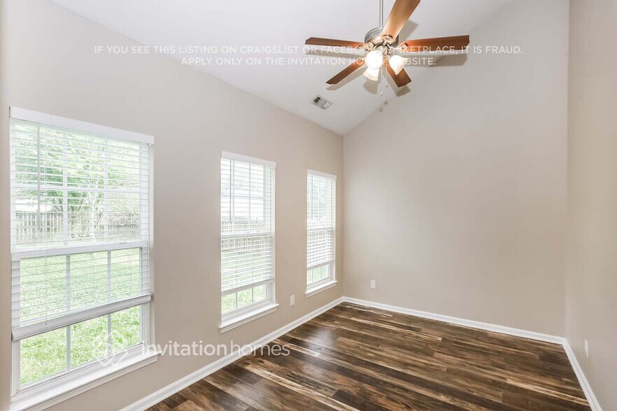 Building Photo - 128 Crestwood Dr