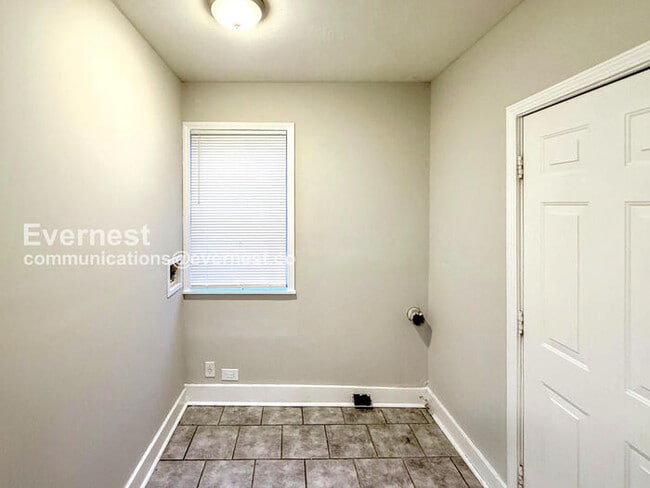 Building Photo - 115 Front St