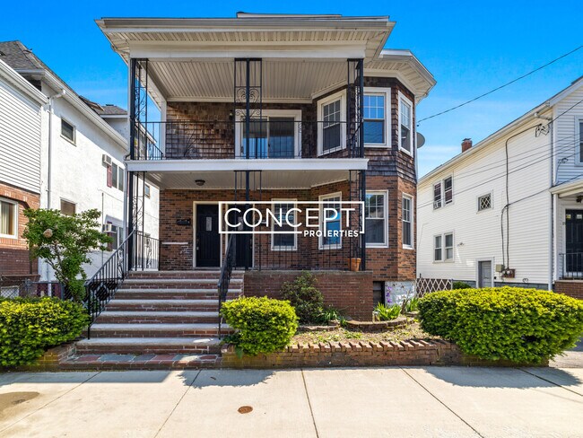 Building Photo - 12 Windsor Rd