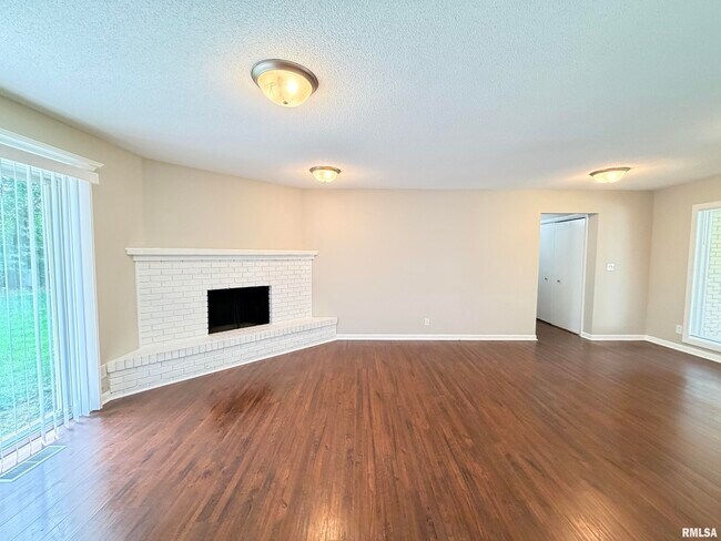 Building Photo - 122 W Morningside Dr