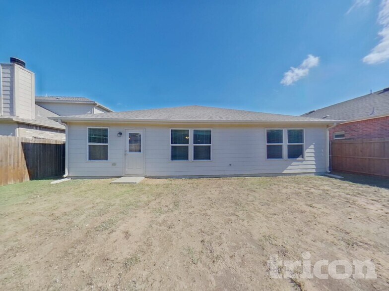 Building Photo - 9921 Amosite Dr