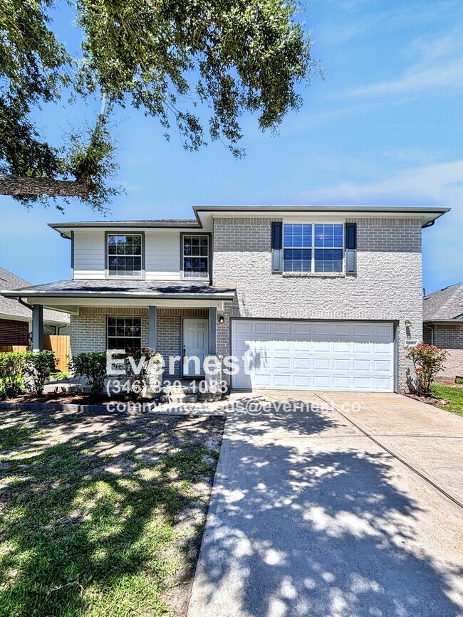 Primary Photo - 3-Bedroom Home with Scenic Community Ameni...