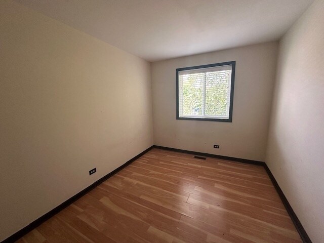 Building Photo - 2736 Prairieview Ln S