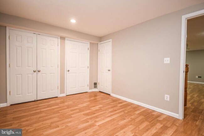 Building Photo - 9627 Locust Hill Dr