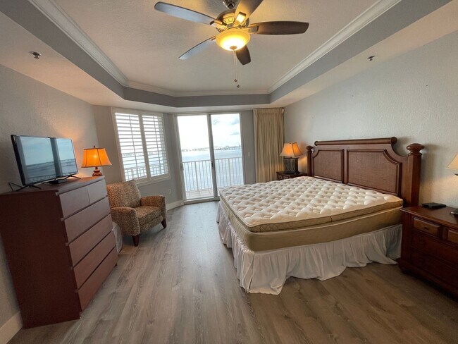 Building Photo - 6504 Bridge Water Way