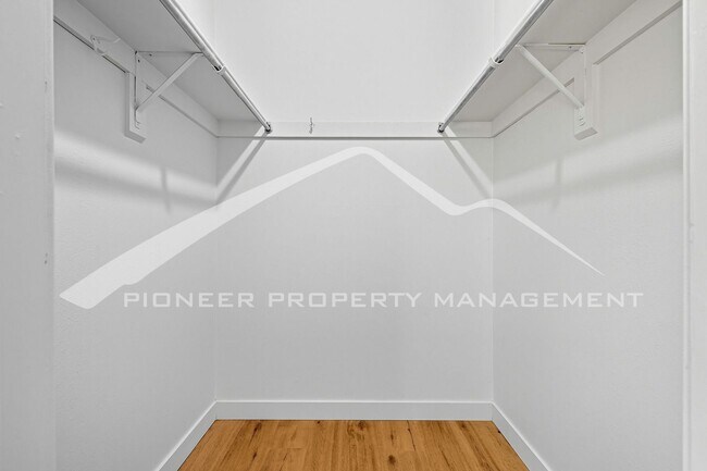 Building Photo - 8762 Chase Dr