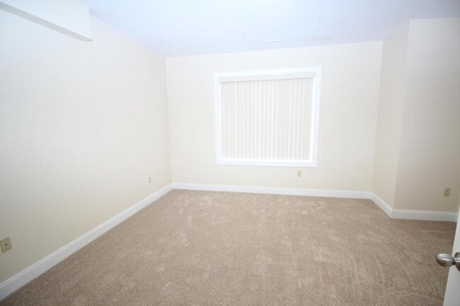 Building Photo - 1665 Kenton Rd